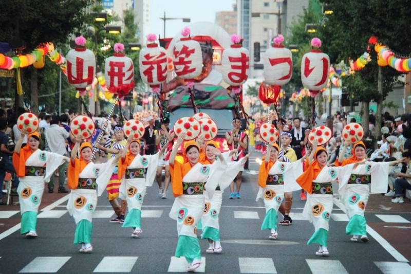 短い夏を華やかに彩る 東北の夏祭り 特集 旅東北 東北の観光 旅行情報サイト