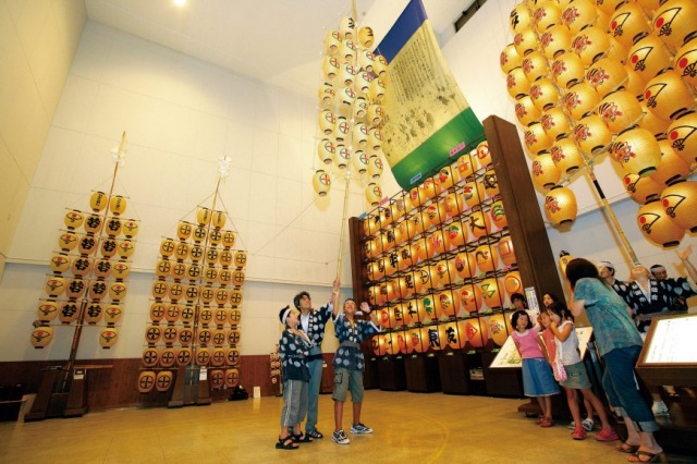 1日目：秋田市民俗芸能伝承館（竿燈体験）