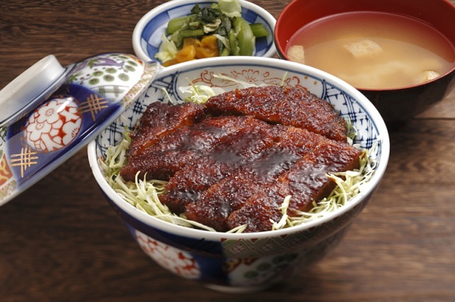 会津ソースカツ丼の昼食