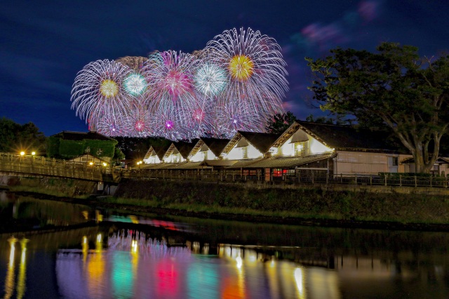 山居倉庫　酒田の花火