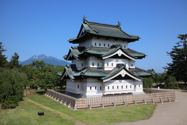 夏の弘前城