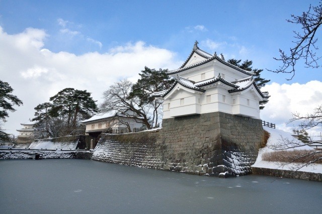雪景色の新発田城【pixta】