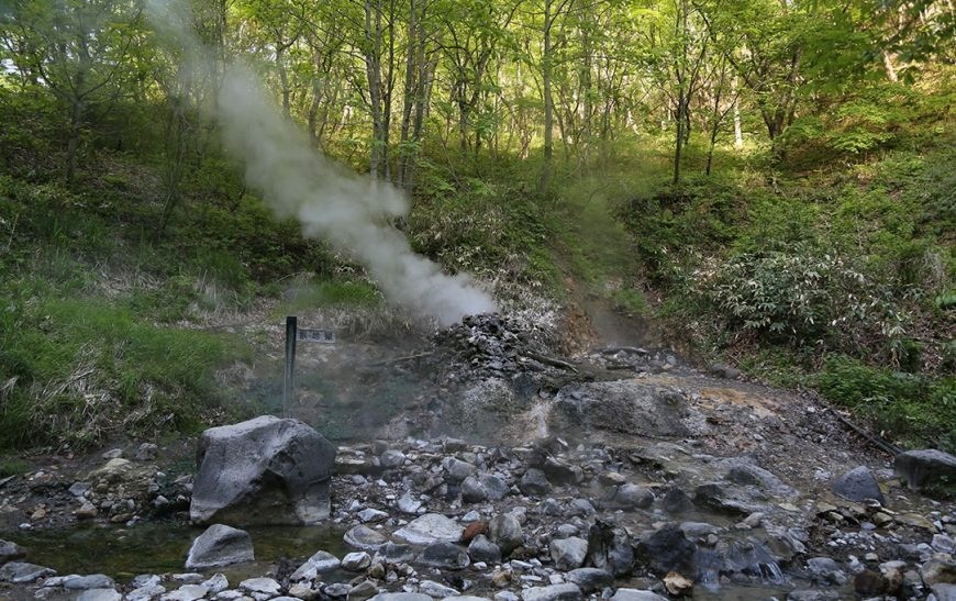 地獄谷遊歩道 東北の観光スポットを探す 旅東北 東北の観光 旅行情報サイト