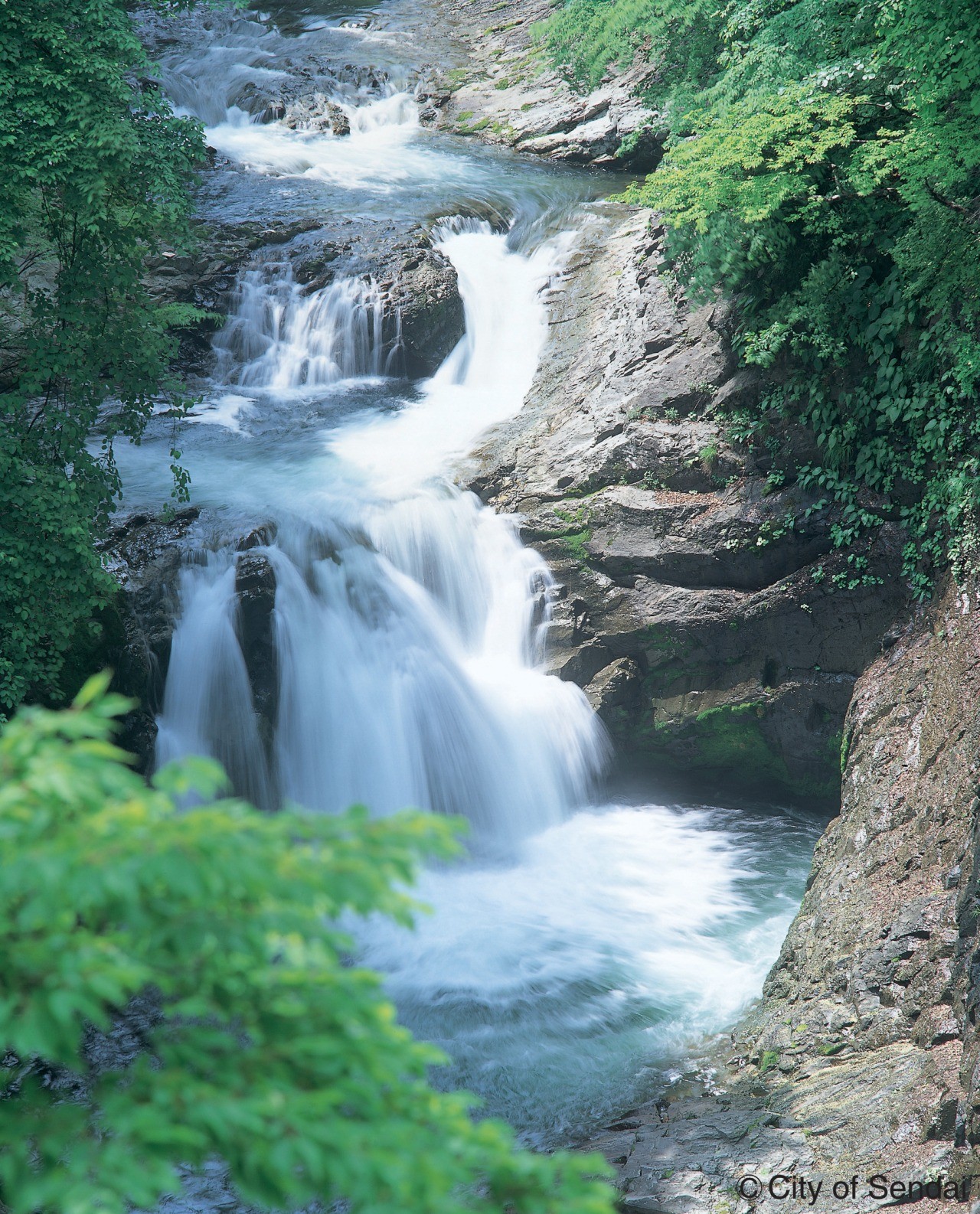 Homei Shijuhachi Falls