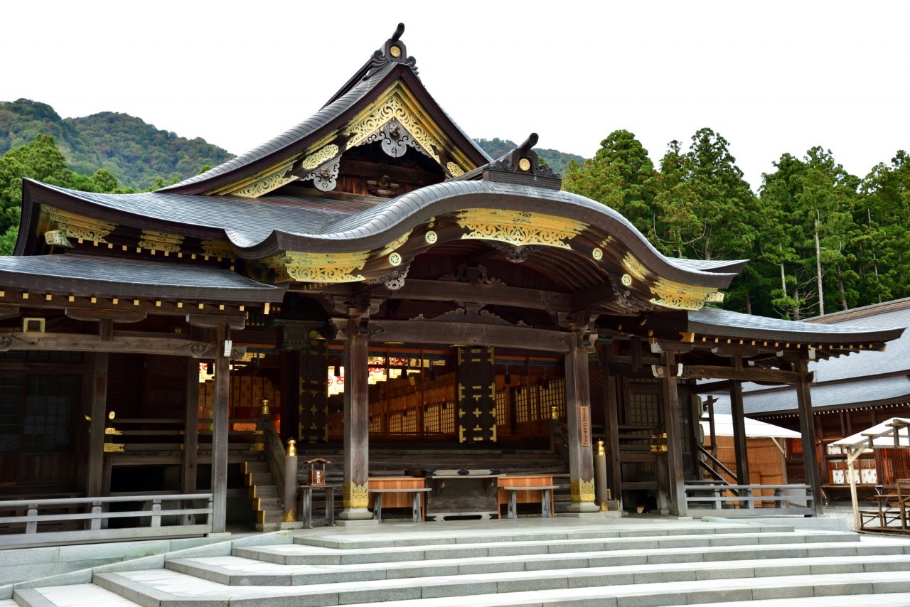 弥彦神社（彌彦神社）