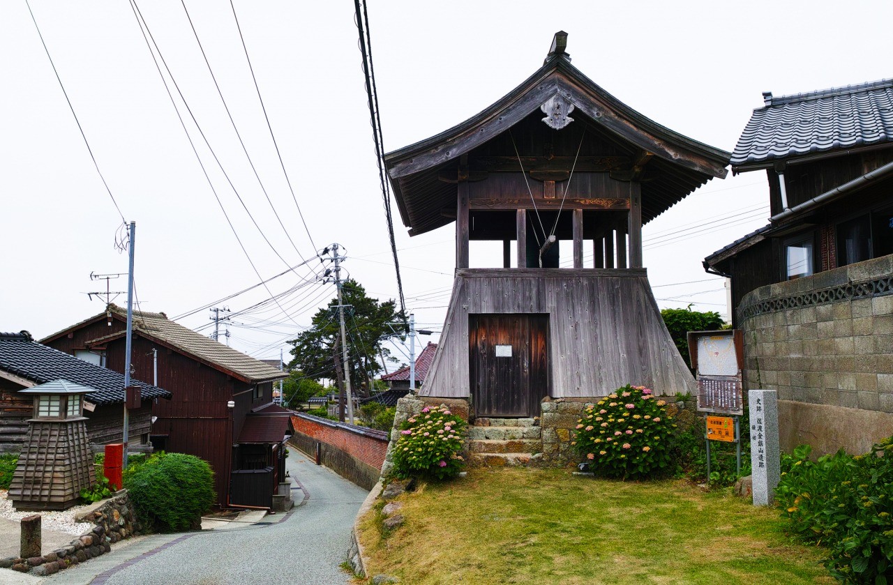 京町通りには、人々に時を知らせた鐘楼が【pixta】