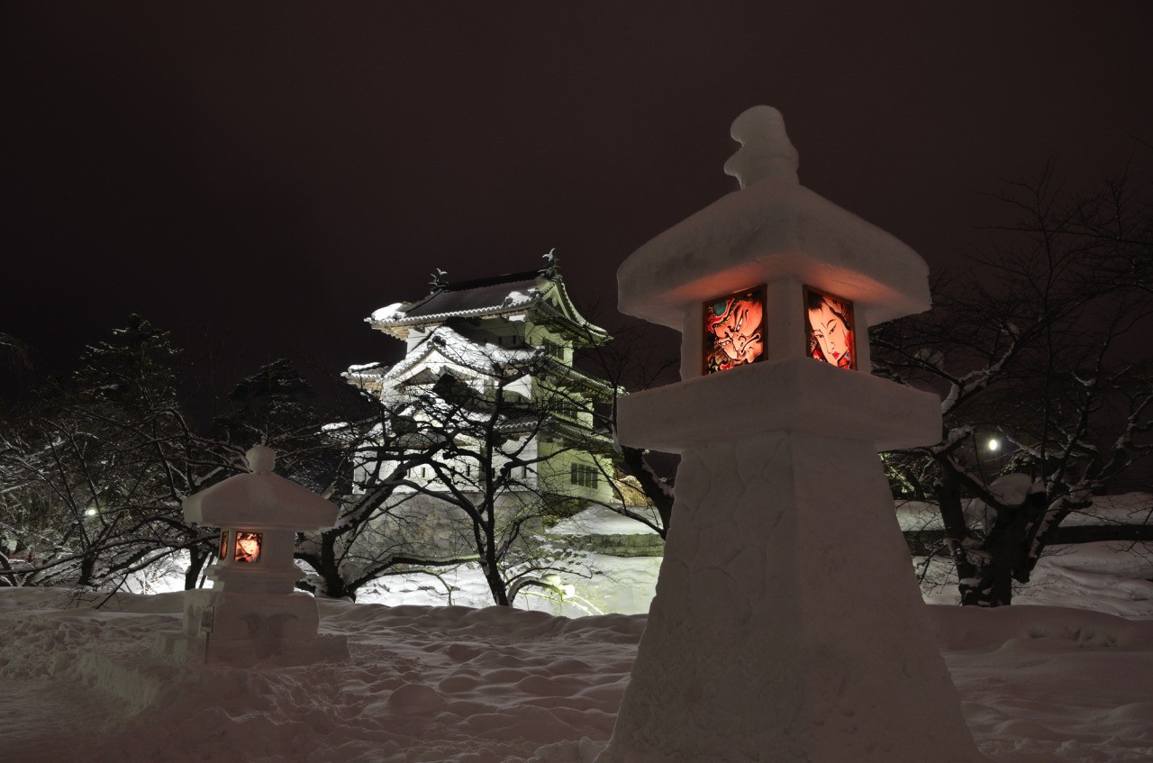 弘前城雪燈籠まつり 東北のイベントを探す 旅東北 東北の観光 旅行情報サイト