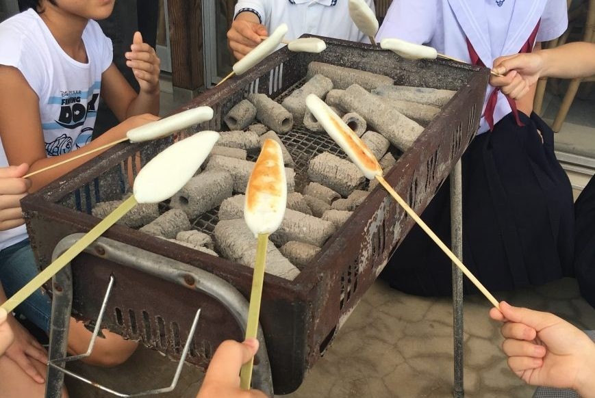 武田の笹かまぼこ 笹かまぼこ焼き体験 学習 体験スポットを探す 東北まなび旅 東北の修学旅行 教育旅行サイト