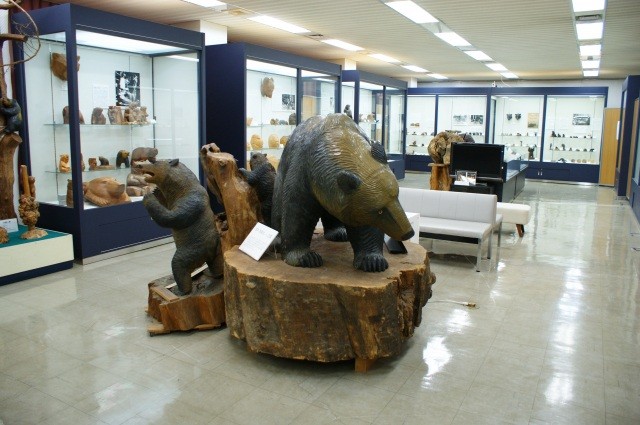 木彫り熊展示室内