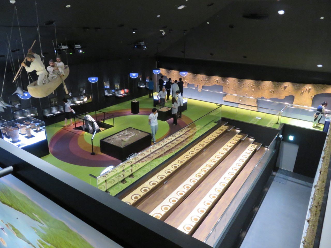 潮吹穴 展示著崎山貝塚的遺物的博物館！