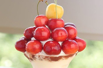 Gorogoro cherry parfait that can be compared