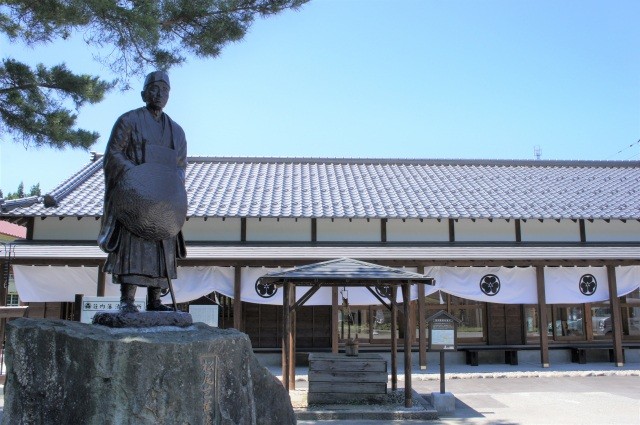 日本遺産構成文化財の関所跡・松尾芭蕉上陸の地、清川関所には最上川舟運繁栄の面影が残る