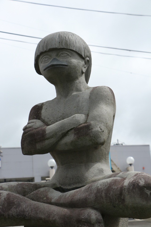 八雲神社近くにある河童の銅像
