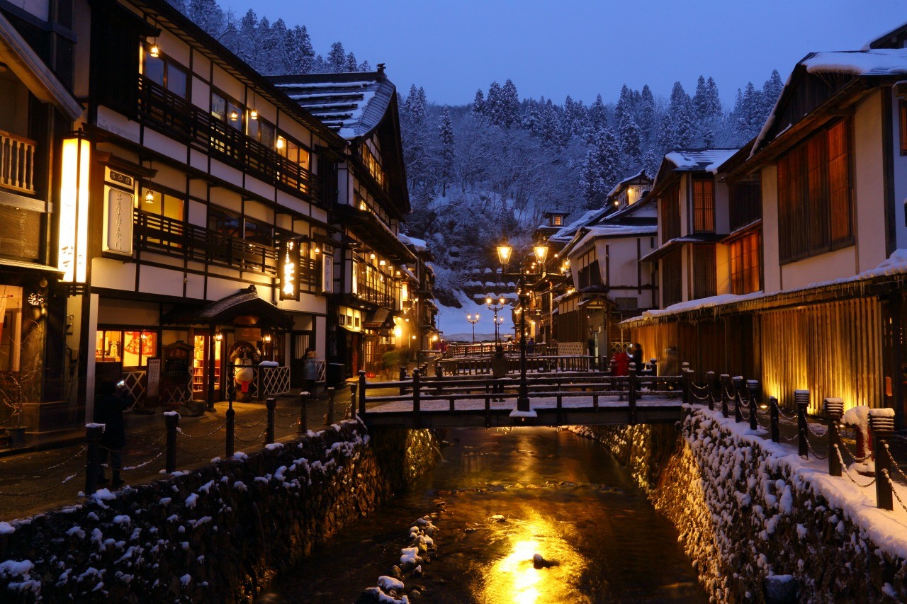 [Obanazawa City, Yamagata Prefecture] Guided Tour of Ginzan Onsen with the 