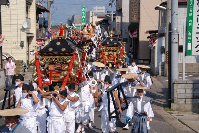 01白八幡宮大祭（青森県鰺ヶ沢町80）