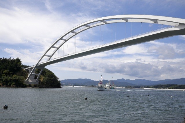 気仙沼大島大橋／（ビーチ清掃活動）