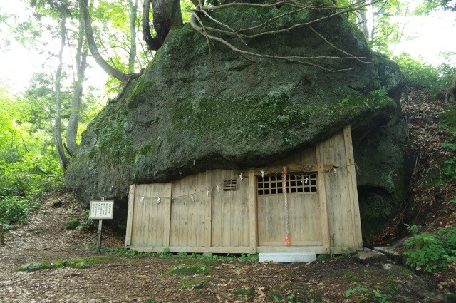 三石神社