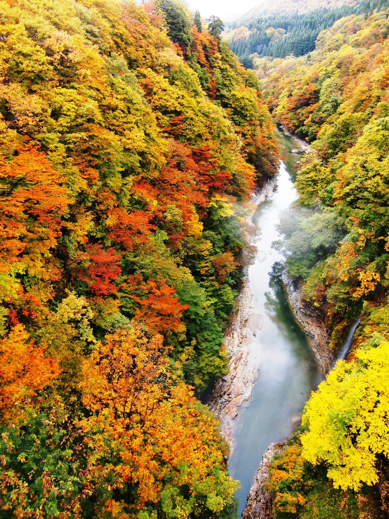 Oyasukyo Gorge and Oyasukyo Daifunto (Yuzawa, Akita Prefecture)