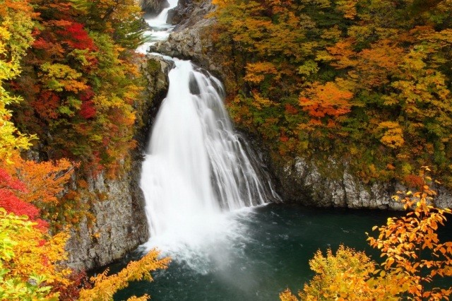 法体の滝（秋）