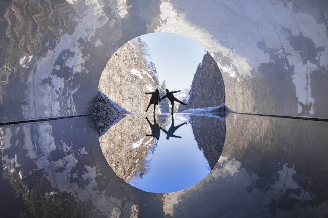 マ・ヤンソン / MADアーキテクツ「Tunnel of Light」（大地の芸術祭作品） Photo by Nakamura Osamu