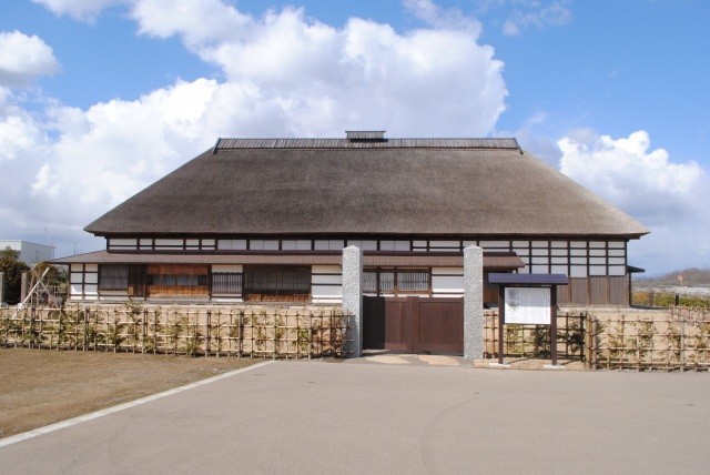 堀越城跡ガイダンス施設【弘前市指定文化財旧石戸谷家住宅】