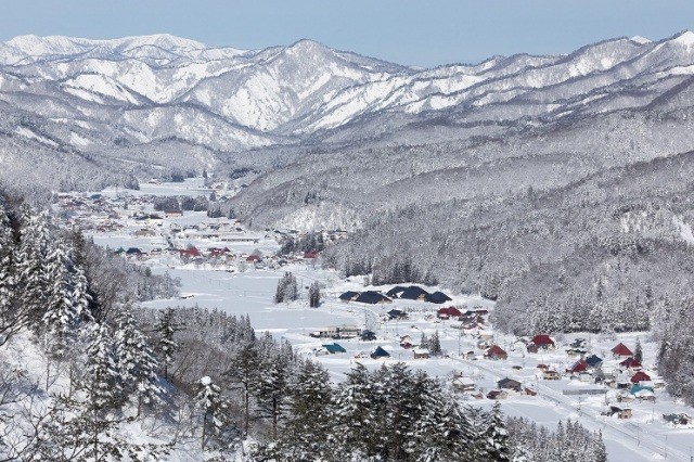 冬の昭和村も一望できます