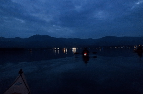 日本百景の加茂湖にてシーカヤックでナイトクルーズ